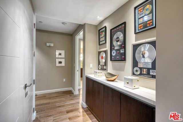 Drew Fenton | 441 S Barrington Avenue Los Angeles CA | MLS: 7091568