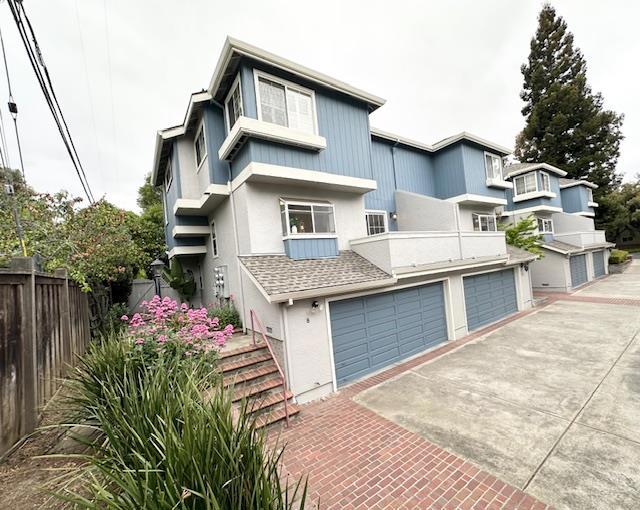 8 Arch Street, Redwood City CA: https://media.crmls.org/mediaz/db69efe9-03bb-4f2a-821f-1fd436d8218a.jpg