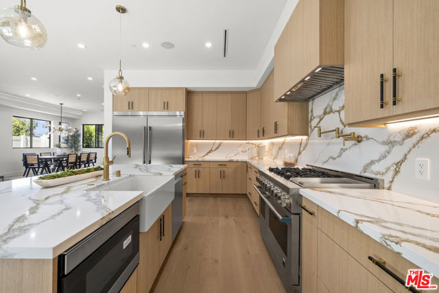 5741 Newcastle Avenue, Encino CA: https://media.crmls.org/mediaz/db6a0c4e-e3a1-41d6-a0b6-355b8be5f733.jpg