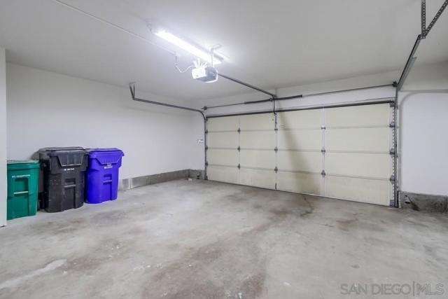 9855 Guisante Terrace, San Diego CA: https://media.crmls.org/mediaz/db6a954e-f1f7-40b0-99e5-1e3771d217d6.jpg