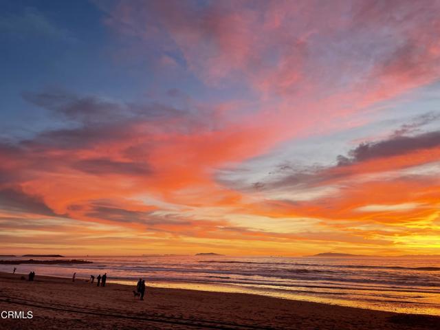 Detail Gallery Image 1 of 13 For 1144 Cornwall Ln, Ventura,  CA 93001 - 2 Beds | 2 Baths