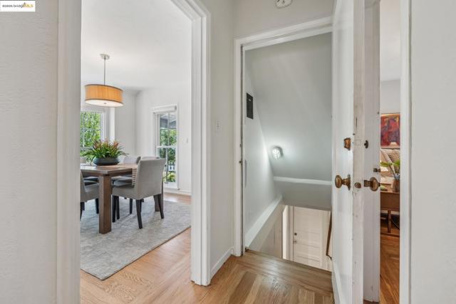 267 Columbia Ave, Kensington CA: https://media.crmls.org/mediaz/db6b2e51-f82e-4378-8f6b-141f14b75626.jpg