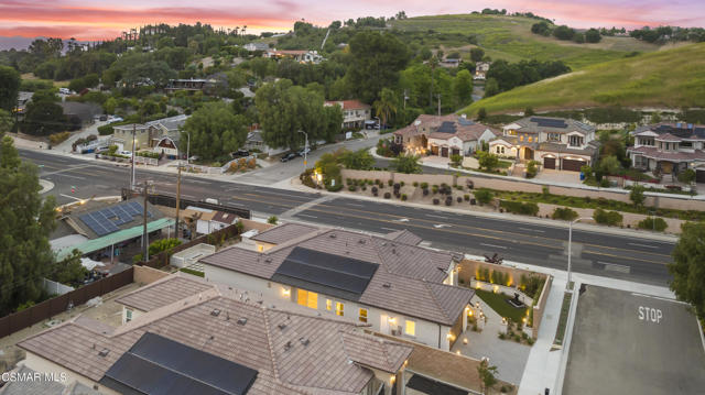 361 Toyon Court, Thousand Oaks CA: https://media.crmls.org/mediaz/db6c4a7f-2afc-4ef5-b320-505421ade3c7.jpg