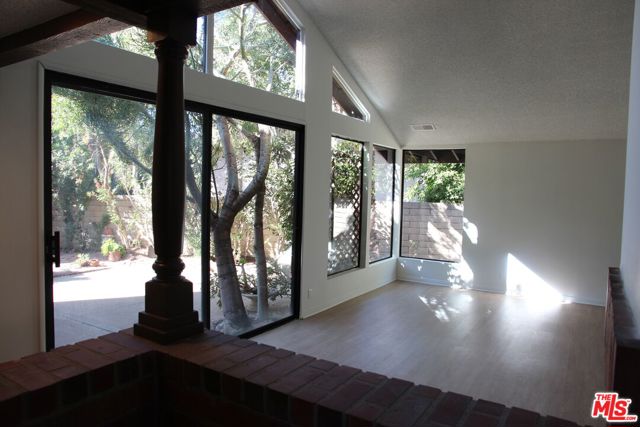 10827 MARIETTA Avenue, Culver City CA: https://media.crmls.org/mediaz/db6c86d4-db2b-41e6-868e-f2b1f344eeb8.jpg