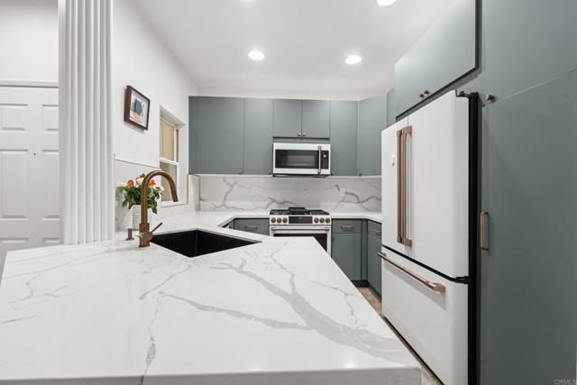 26514 Arboretum Way, Murrieta CA: https://media.crmls.org/mediaz/db6d472e-40ae-441d-9fb0-e7279ae3c416.jpg