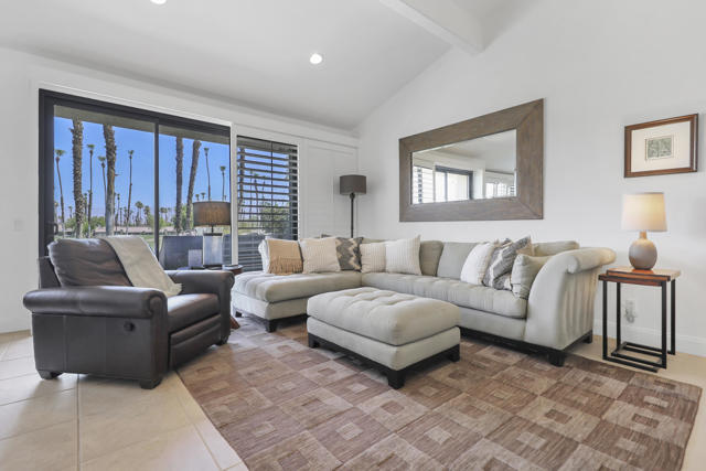76570 Hollyhock Drive, Palm Desert CA: https://media.crmls.org/mediaz/db6df1d7-2567-4fec-b22c-5a71a3b44640.jpg