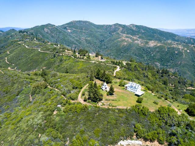 110 Silverline Road, Los Gatos CA: https://media.crmls.org/mediaz/db6e1559-e6de-40e5-880f-343f4032475e.jpg
