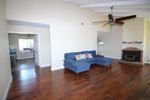 16328 Bassett Court, Ramona CA: https://media.crmls.org/mediaz/db6e2f6c-c51c-43ba-8906-c39aa96fda27.jpg