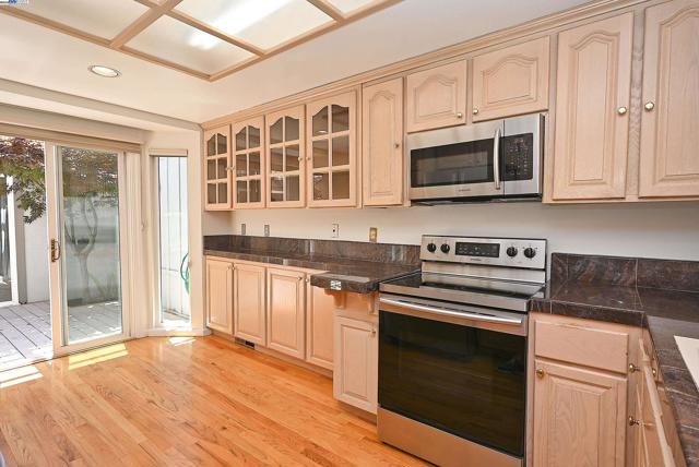 727 Paradise Valley Ct, Danville CA: https://media.crmls.org/mediaz/db6f0f2d-3b22-4b26-9606-f755119141fe.jpg
