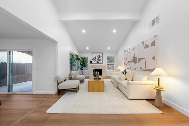 Detail Gallery Image 8 of 37 For 5679 Antigua Bld, San Diego,  CA 92124 - 3 Beds | 2 Baths