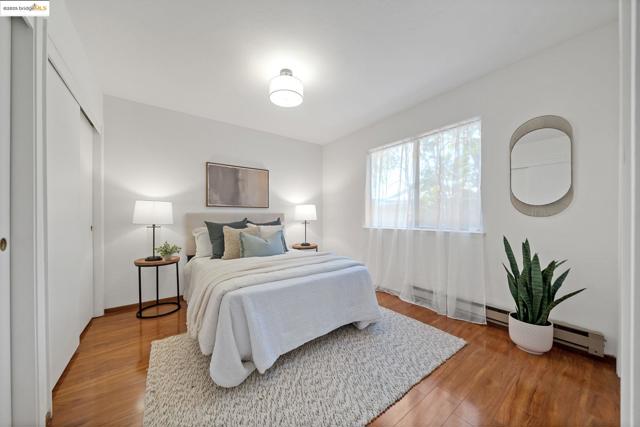 3501 35Th Ave, Oakland CA: https://media.crmls.org/mediaz/db6f1cae-2499-4502-bc5a-19bb07c90754.jpg