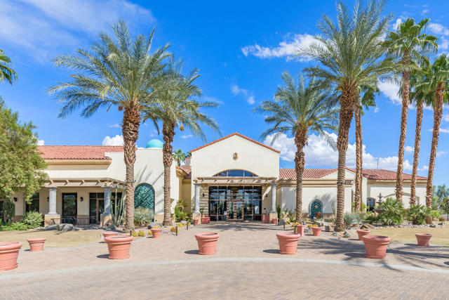 81126 Avenida Lorena, Indio CA: https://media.crmls.org/mediaz/db6f5728-5e5b-46d0-a225-186a64038e38.jpg