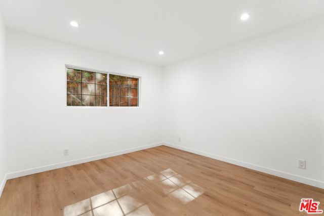 4800 Topeka Drive, Tarzana CA: https://media.crmls.org/mediaz/db6f7be4-495d-4588-b9c9-453e52aa1a74.jpg