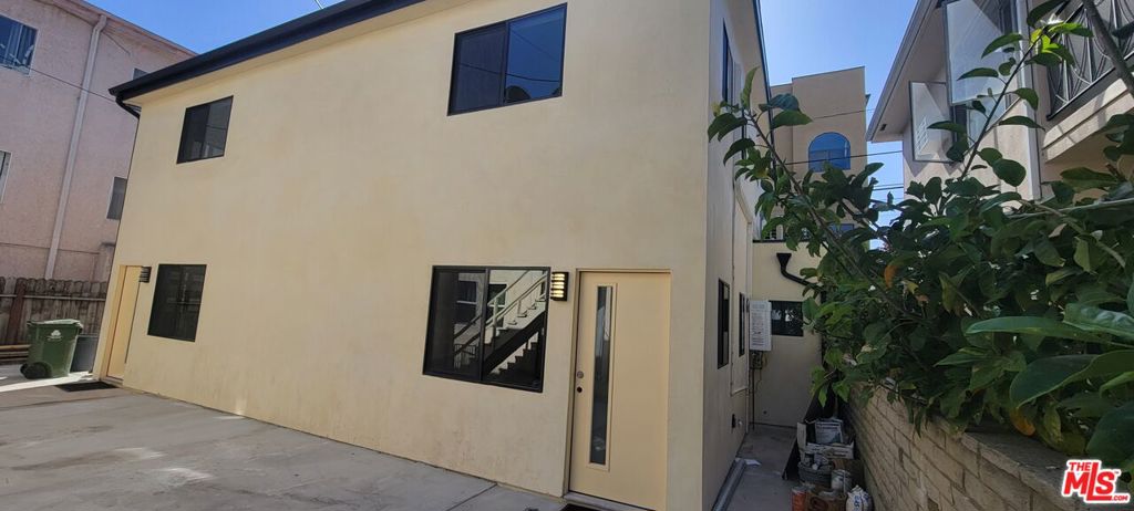 1427 S Shenandoah Street #1425