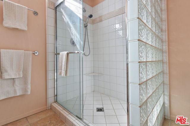4734 Louise Avenue photo 47