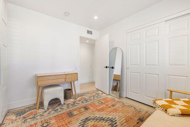 1055 E Louise Drive, Palm Springs, CA 92262