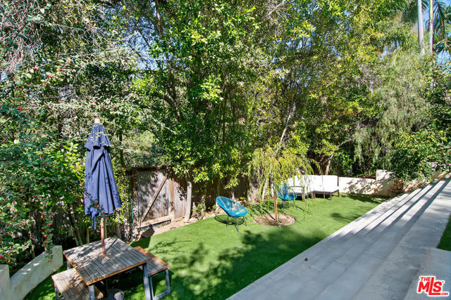 3631 Buena Park Drive, Studio City CA: https://media.crmls.org/mediaz/db709d84-6bfb-4e3e-a9ef-516df6c6f803.jpg