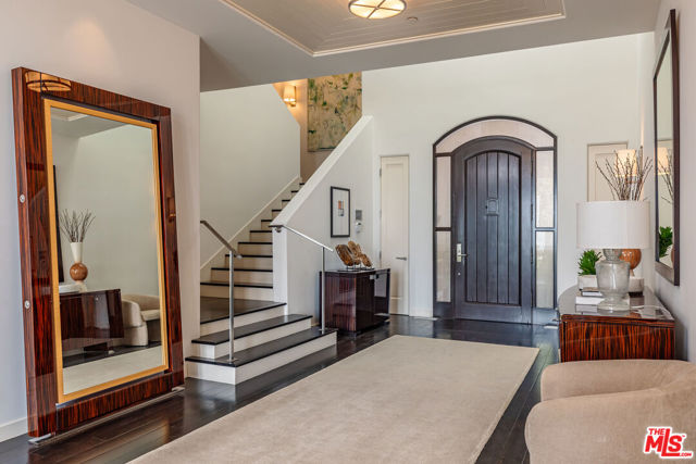 22368 Pacific Coast Highway, Malibu CA: https://media.crmls.org/mediaz/db70acf6-c15a-45db-b8d6-020b0a149a42.jpg