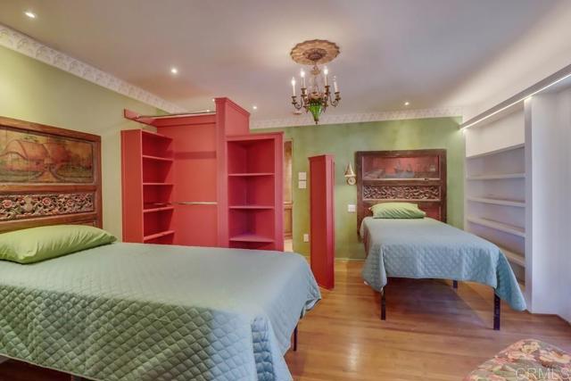 Detail Gallery Image 36 of 73 For 3014 Xenophon St, Point Loma,  CA 92106 - 5 Beds | 3 Baths