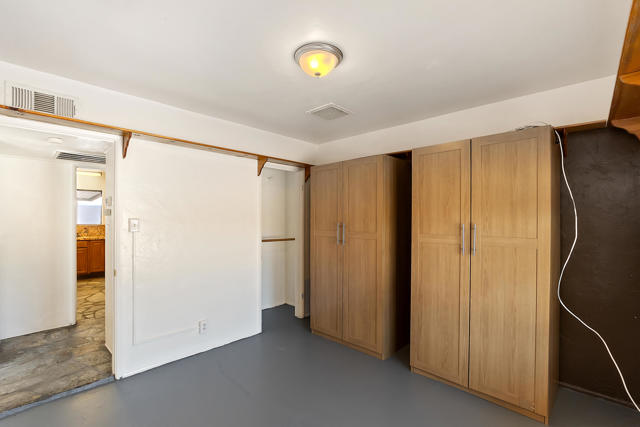3933 E Calle San Antonio, Palm Springs CA: https://media.crmls.org/mediaz/db70e921-8e06-4c41-82a7-dfaba7ac3065.jpg
