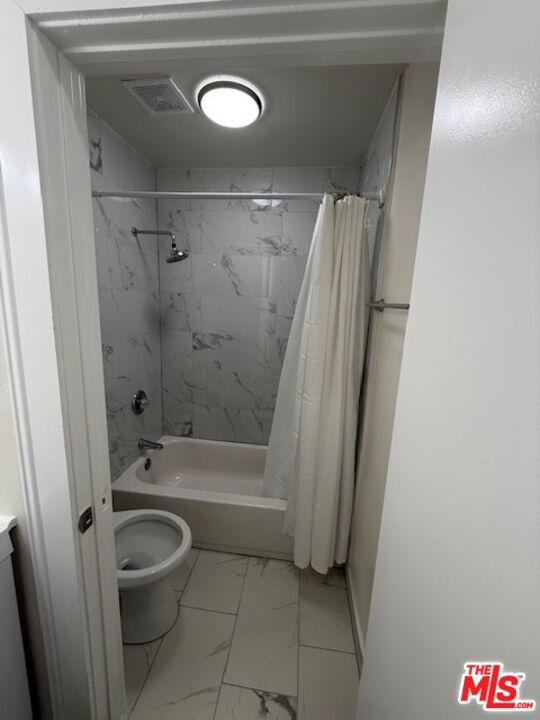 https://media.crmls.org/mediaz/db70ec3d-be6d-43be-9fd0-10b7028d0dc3.jpg?preset=X-Large