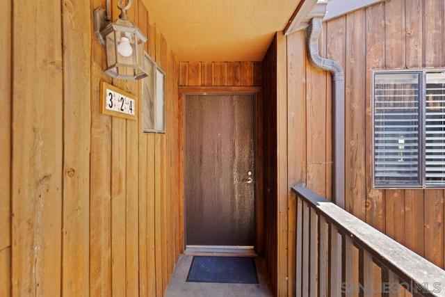 2157 Arnold Way, Alpine CA: https://media.crmls.org/mediaz/db7187a5-b257-4aeb-b4b2-142628c800d1.jpg