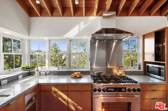 351 Wall Road, Napa CA: https://media.crmls.org/mediaz/db721d48-2b21-4508-bc27-aa3d9c3fad38.jpg