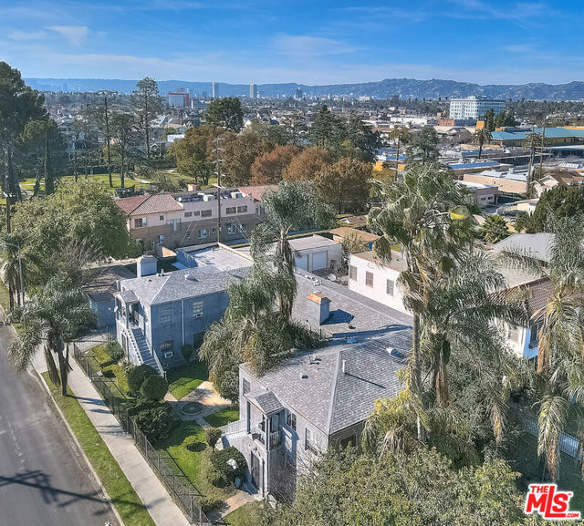 2501 Venice Boulevard, Los Angeles CA: https://media.crmls.org/mediaz/db724d25-6583-418a-9841-1fbfd1e35d47.jpg