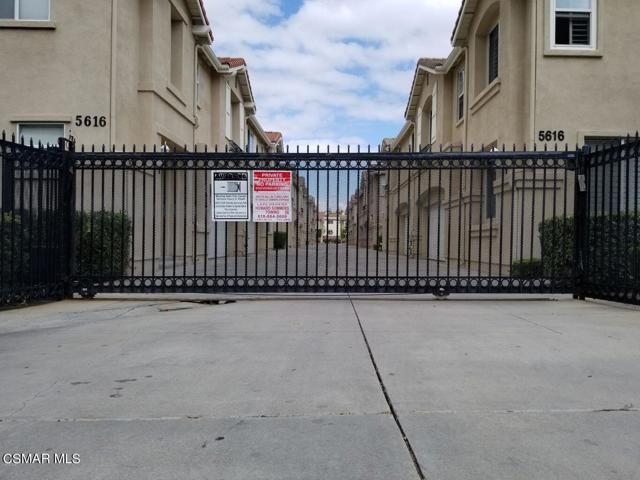 5616 Etiwanda Avenue, Tarzana CA: https://media.crmls.org/mediaz/db72ab31-2898-484a-a5c0-c760cd355613.jpg
