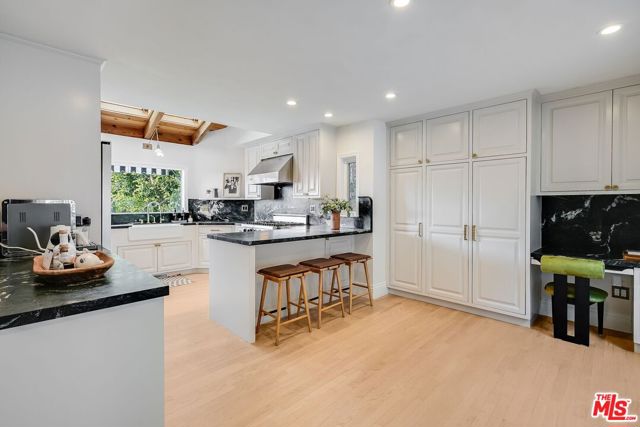 2880 Searidge Street, Malibu CA: https://media.crmls.org/mediaz/db72b0c5-11ec-44bc-a144-6bf138d002c7.jpg
