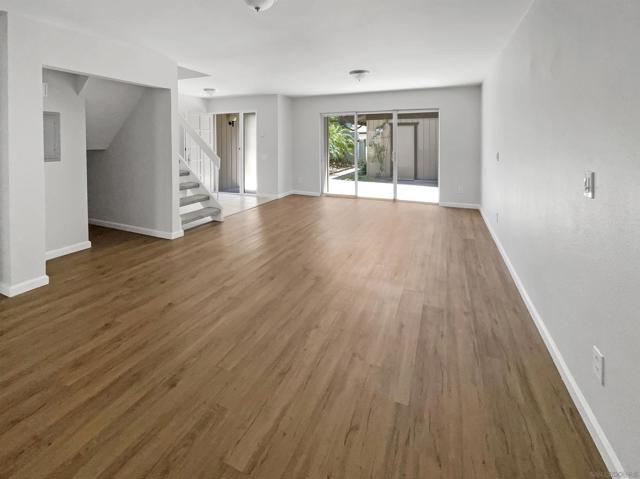 11476 Matinal Cir, San Diego CA: https://media.crmls.org/mediaz/db72d967-e18d-40cb-92d5-3151596b541d.jpg