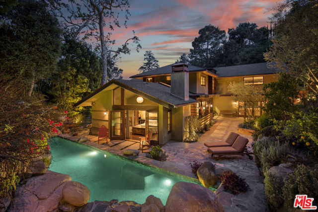 2669 Harlesden Court, Los Angeles CA: https://media.crmls.org/mediaz/db7308d2-ff34-4a34-bf7e-07d036ae1a0c.jpg