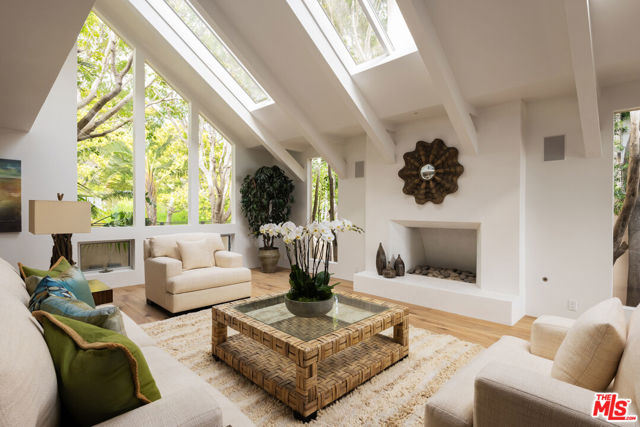 Image 11 of 32 For 31522 Broad Beach Road