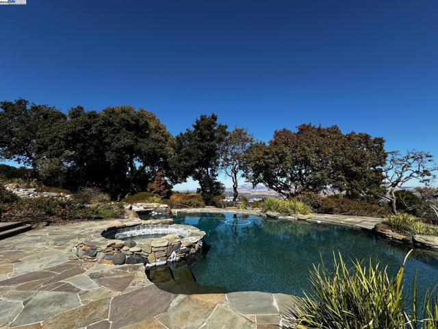 Listing Details for 4140 Foothill Rd, Pleasanton, CA 94588