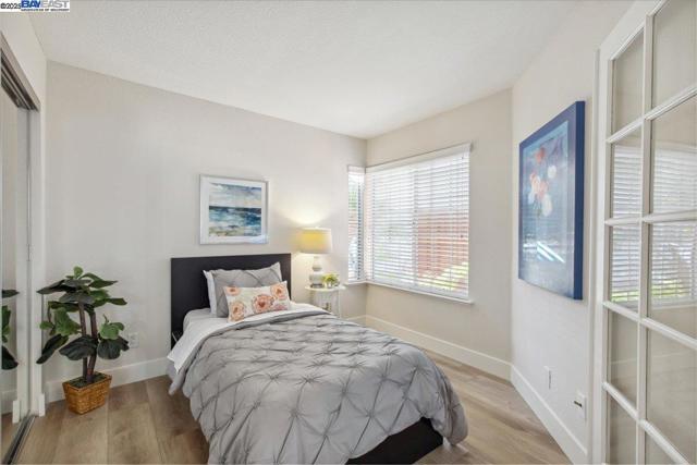 2211 Oakland Ave, Pleasanton CA: https://media.crmls.org/mediaz/db738622-644e-4428-aefd-66a92b575a50.jpg