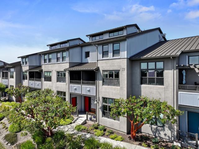 2853 Regatta Drive, Oakland CA: https://media.crmls.org/mediaz/db74297c-6f24-43f2-a918-df8f4dd11fb9.jpg