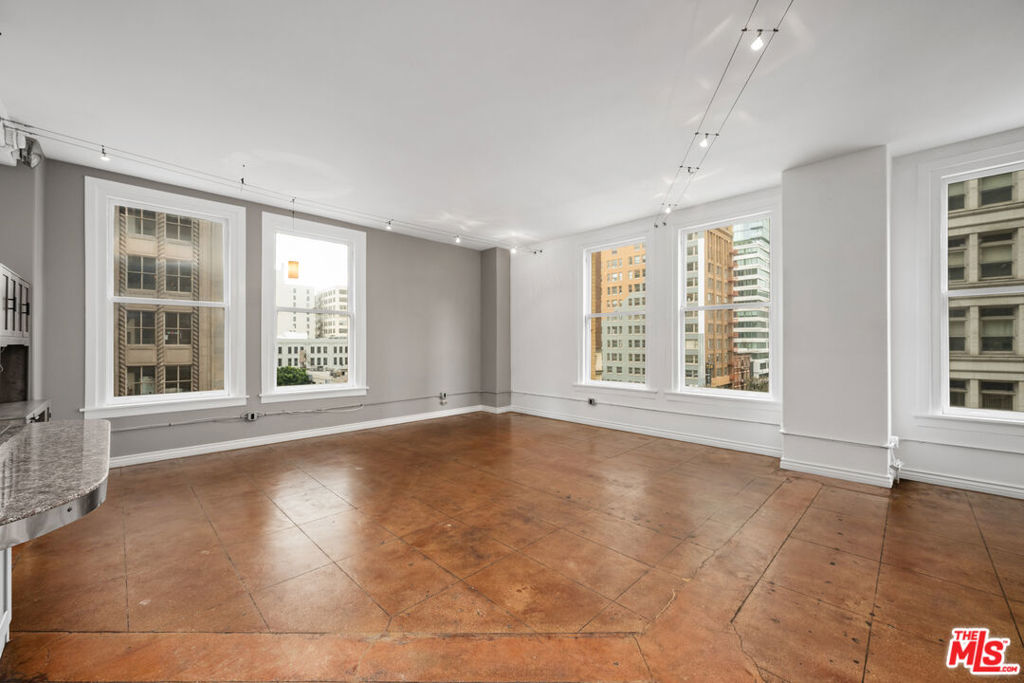 215 W 7th Street #508