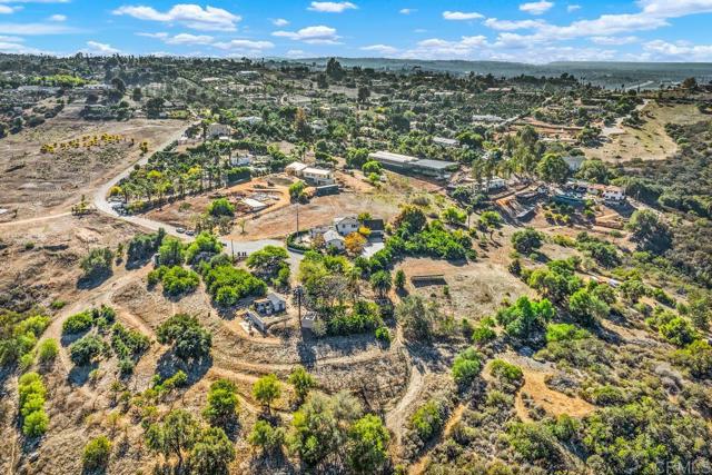 Detail Gallery Image 3 of 7 For 1589 Aldorado Dr, Vista,  CA 92084 - – Beds | – Baths