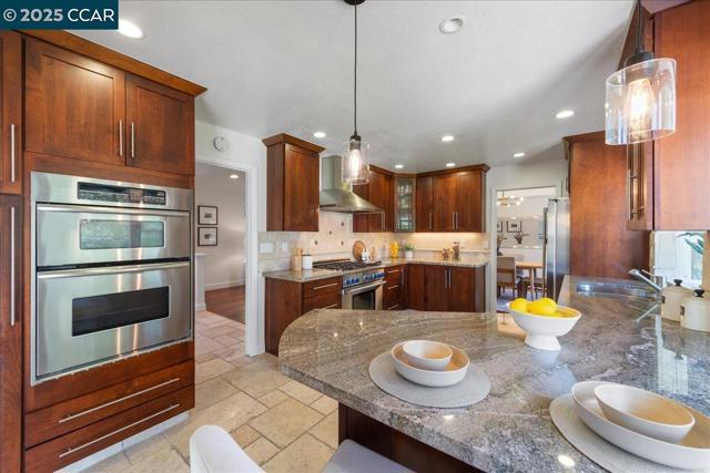 2787 Morgan Dr, San Ramon CA: https://media.crmls.org/mediaz/db75642a-2277-480a-84c7-ecb5c83c9140.jpg