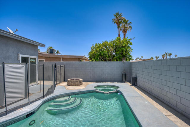 43135 Tennessee Avenue, Palm Desert CA: https://media.crmls.org/mediaz/db756e16-18e7-4827-856d-61d06093764e.jpg