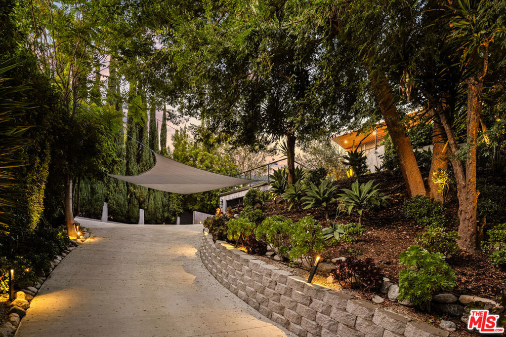 3936 Farley CourtStudio City img 6