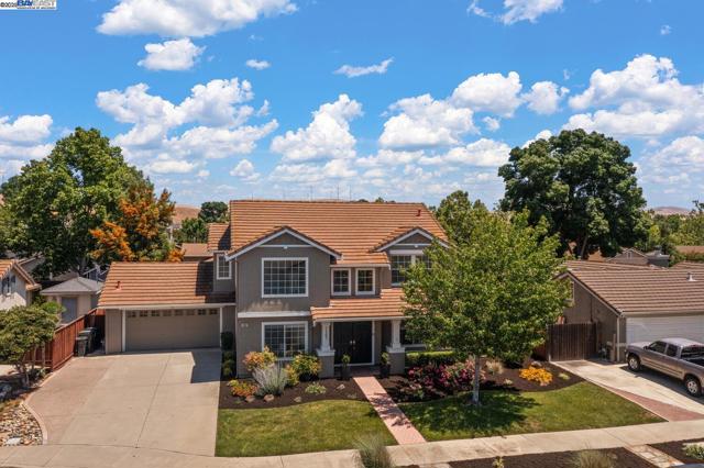 1387 Meadow Ct, Livermore CA: https://media.crmls.org/mediaz/db76caf7-fac5-4ef0-9427-c2bf16aa3a66.jpg