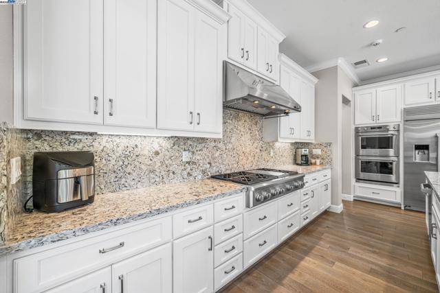 2135 Terra Bella Ct, Livermore CA: https://media.crmls.org/mediaz/db76da26-48e7-4861-a59f-d54b2f6b5e02.jpg