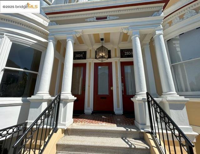 2854 Sacramento St, San Francisco CA: https://media.crmls.org/mediaz/db77ab87-bc88-497a-85bb-7edc587dc756.jpg
