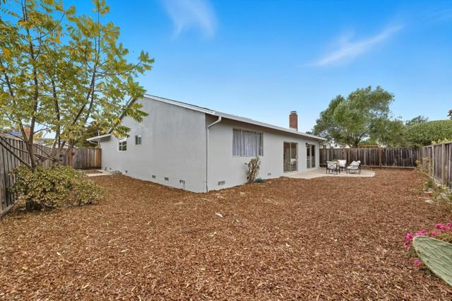 1100 Bounty Drive, Foster City CA: https://media.crmls.org/mediaz/db77f093-2400-41fc-a0e7-961c4a177e53.jpg