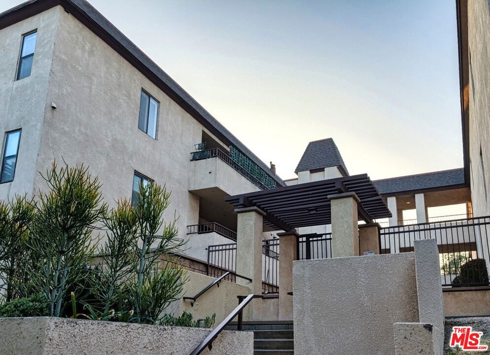 121 S Wilson Avenue #205