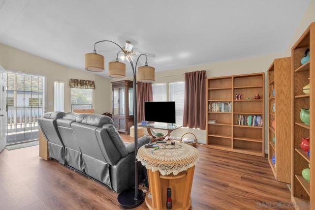 1285 E Washington, El Cajon CA: https://media.crmls.org/mediaz/db78969f-7590-4e42-b4b8-2f062805e45b.jpg
