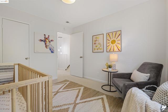 160 Manzanita Pl, Hercules CA: https://media.crmls.org/mediaz/db78979e-d6bd-41f2-9929-f3a8096d158e.jpg