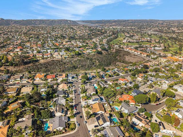 3008 Garboso Street, Carlsbad CA: https://media.crmls.org/mediaz/db78c343-f2ff-444d-b702-5bca27baf8c5.jpg
