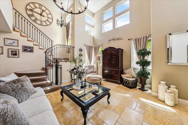 17666 Winding Creek Road, Salinas CA: https://media.crmls.org/mediaz/db792d8c-a339-4144-83c5-e88c0c215012.jpg